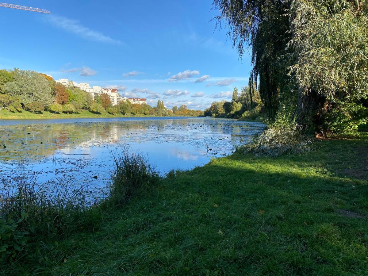 Dedek Park - Historyczny Dworek W Pieknym Parku Skaryszewskim Obok Stadionu Narodowego 华沙 外观 照片
