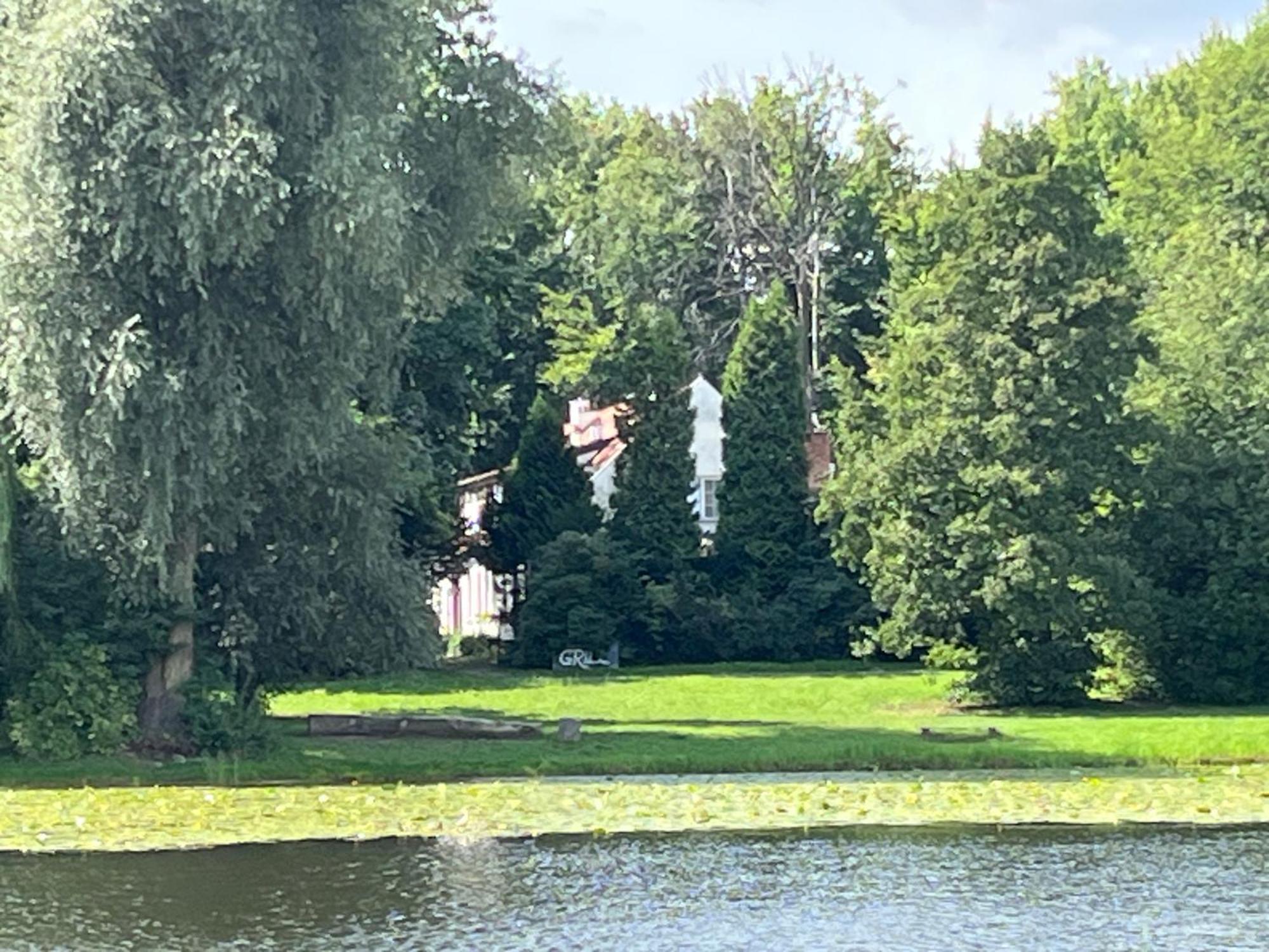Dedek Park - Historyczny Dworek W Pieknym Parku Skaryszewskim Obok Stadionu Narodowego 华沙 外观 照片