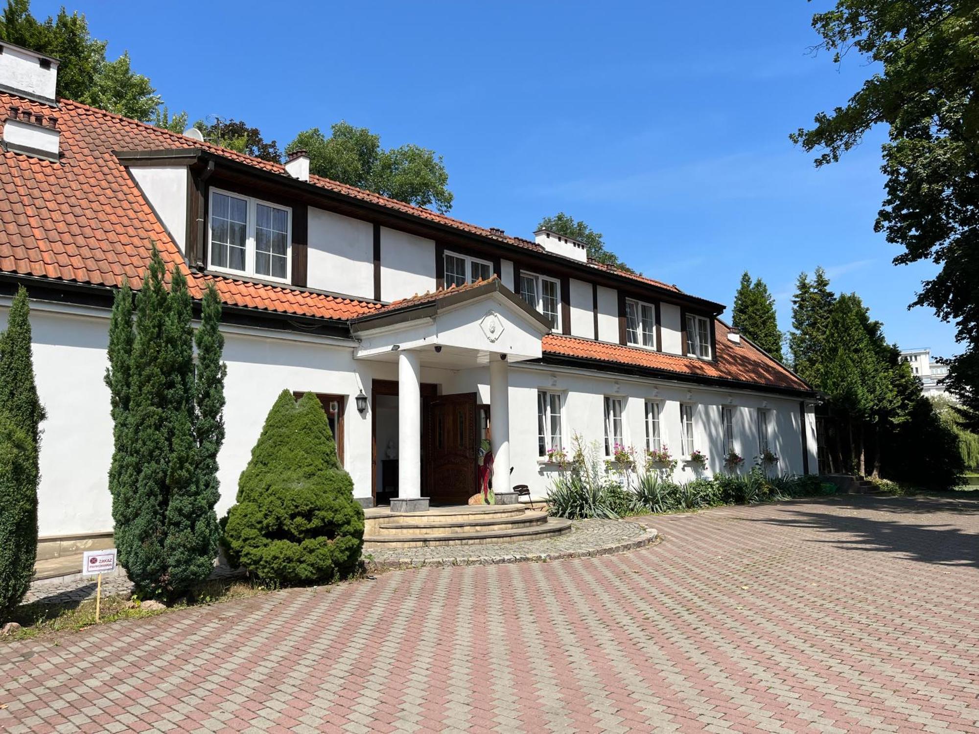 Dedek Park - Historyczny Dworek W Pieknym Parku Skaryszewskim Obok Stadionu Narodowego 华沙 外观 照片