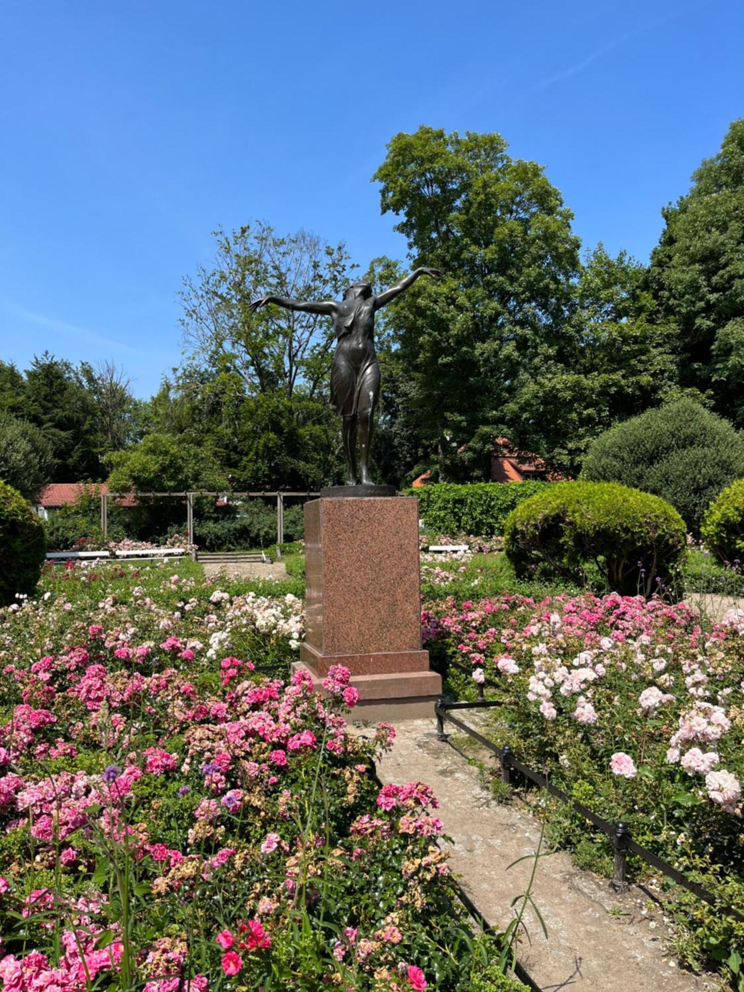 Dedek Park - Historyczny Dworek W Pieknym Parku Skaryszewskim Obok Stadionu Narodowego 华沙 外观 照片