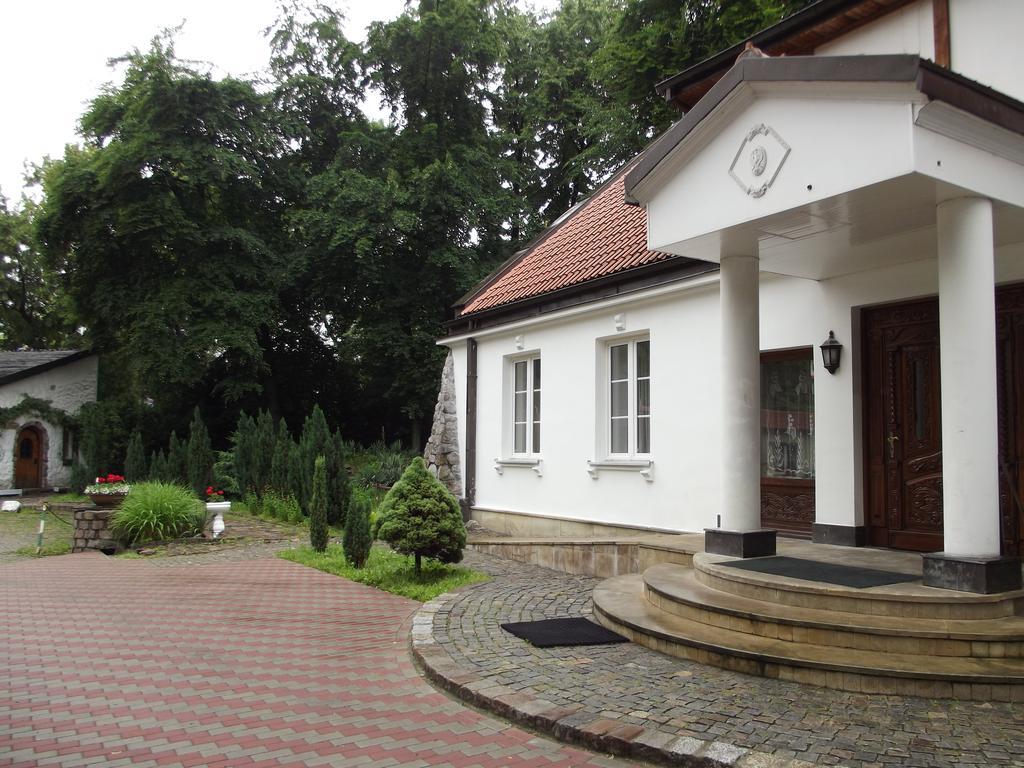 Dedek Park - Historyczny Dworek W Pieknym Parku Skaryszewskim Obok Stadionu Narodowego 华沙 外观 照片