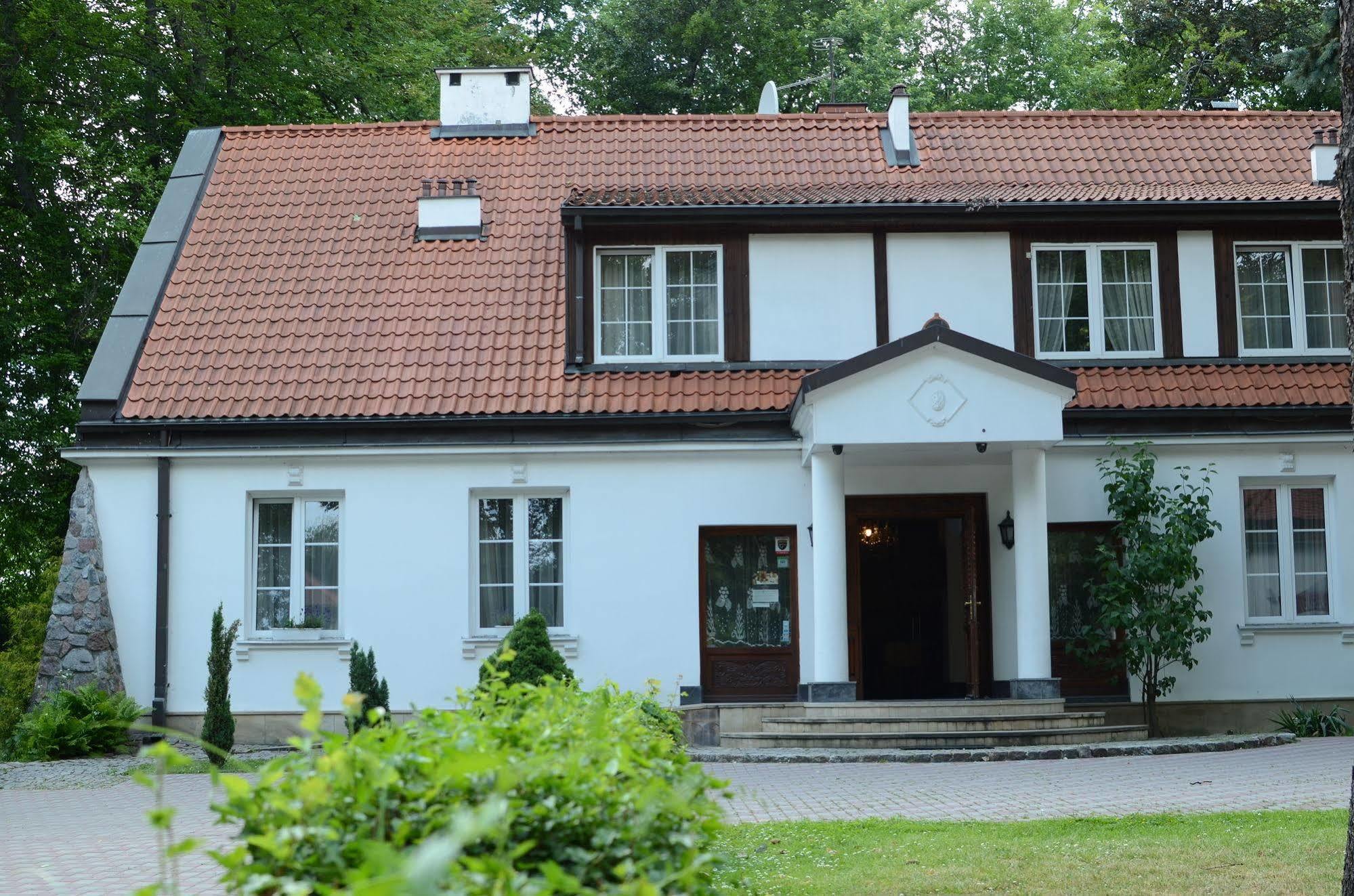 Dedek Park - Historyczny Dworek W Pieknym Parku Skaryszewskim Obok Stadionu Narodowego 华沙 外观 照片